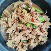 口味腰花（猪腰花、香芹、大蒜、剁辣椒）