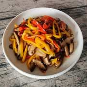香菇炒彩椒