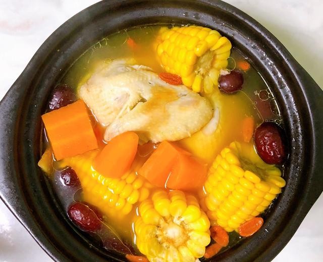 鸡汤(鸡，胡萝卜，玉米，红枣，枸杞)